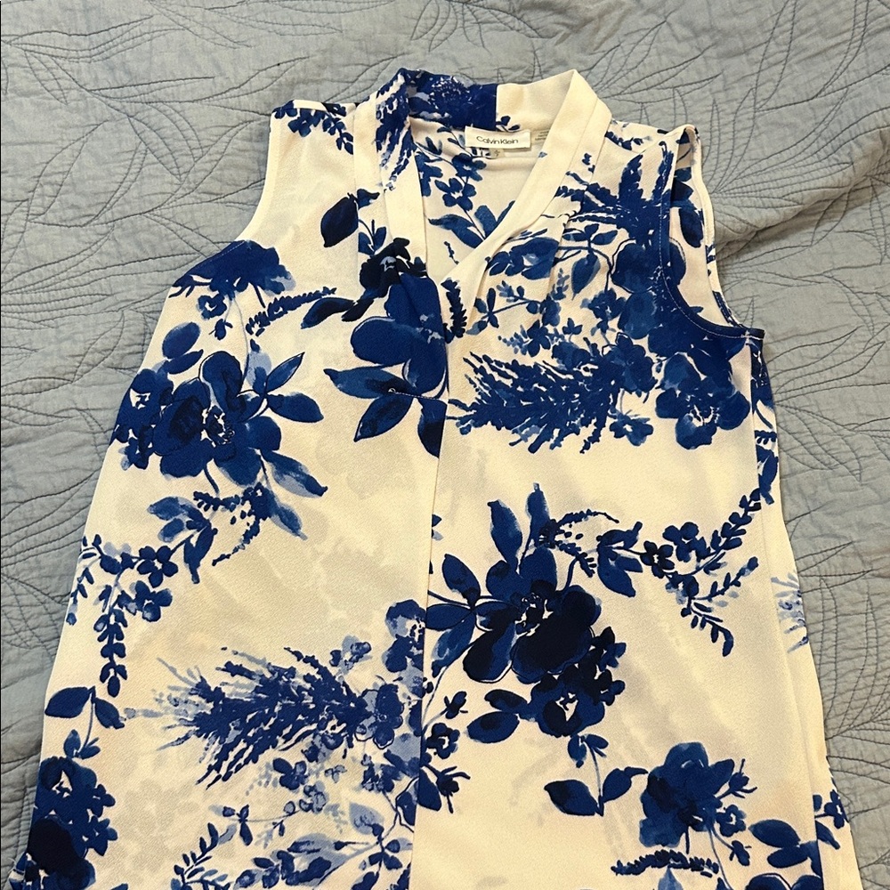 Floral Sleeveless Blouse in Blue and White